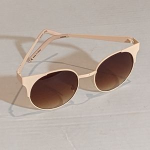 Throwing Shade PINK 🩷 Sunglasses